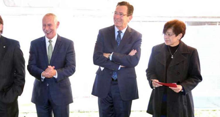 (l-r) Pasquale Salemi, Mark E. Ojakian, Dannel Malloy, Zulma